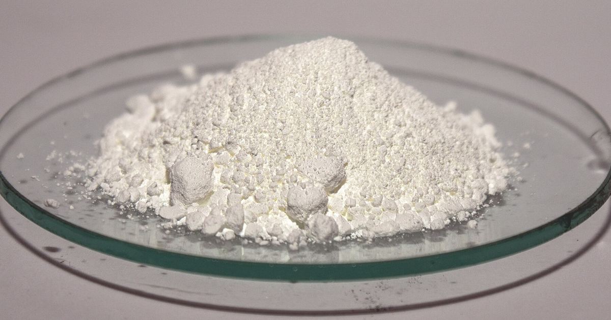 Zinc Oxide vs Titanium Dioxide: Key Numbers on Mineral Filters