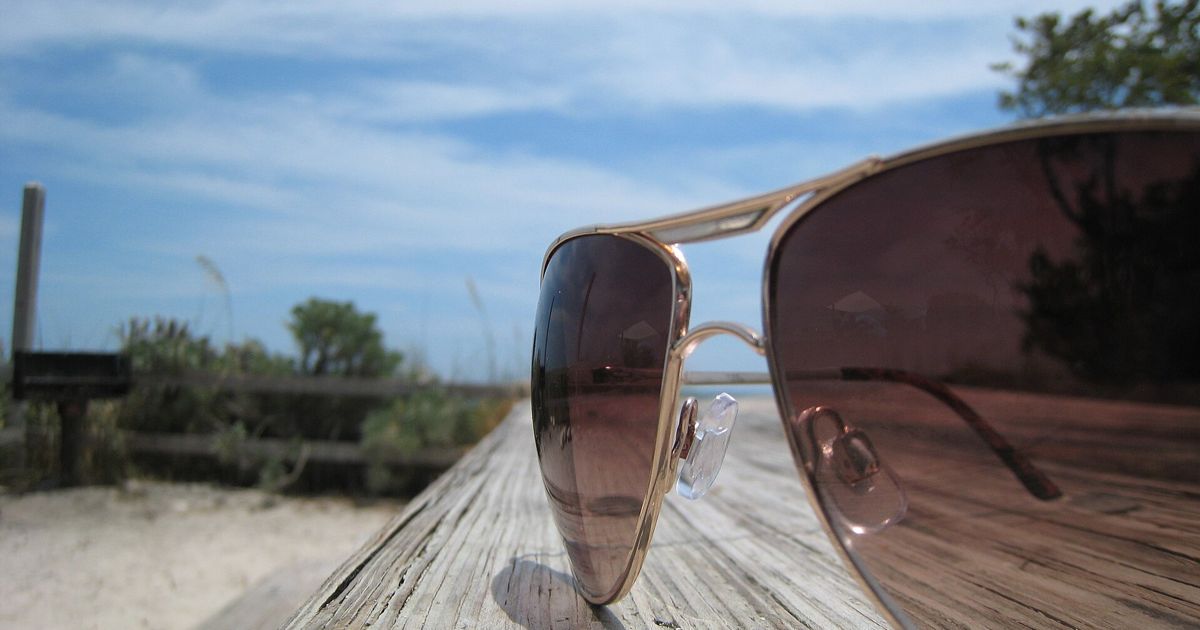 Sunglasses and UV: How to Protect Your Eyes in the Sun and Tanning Beds